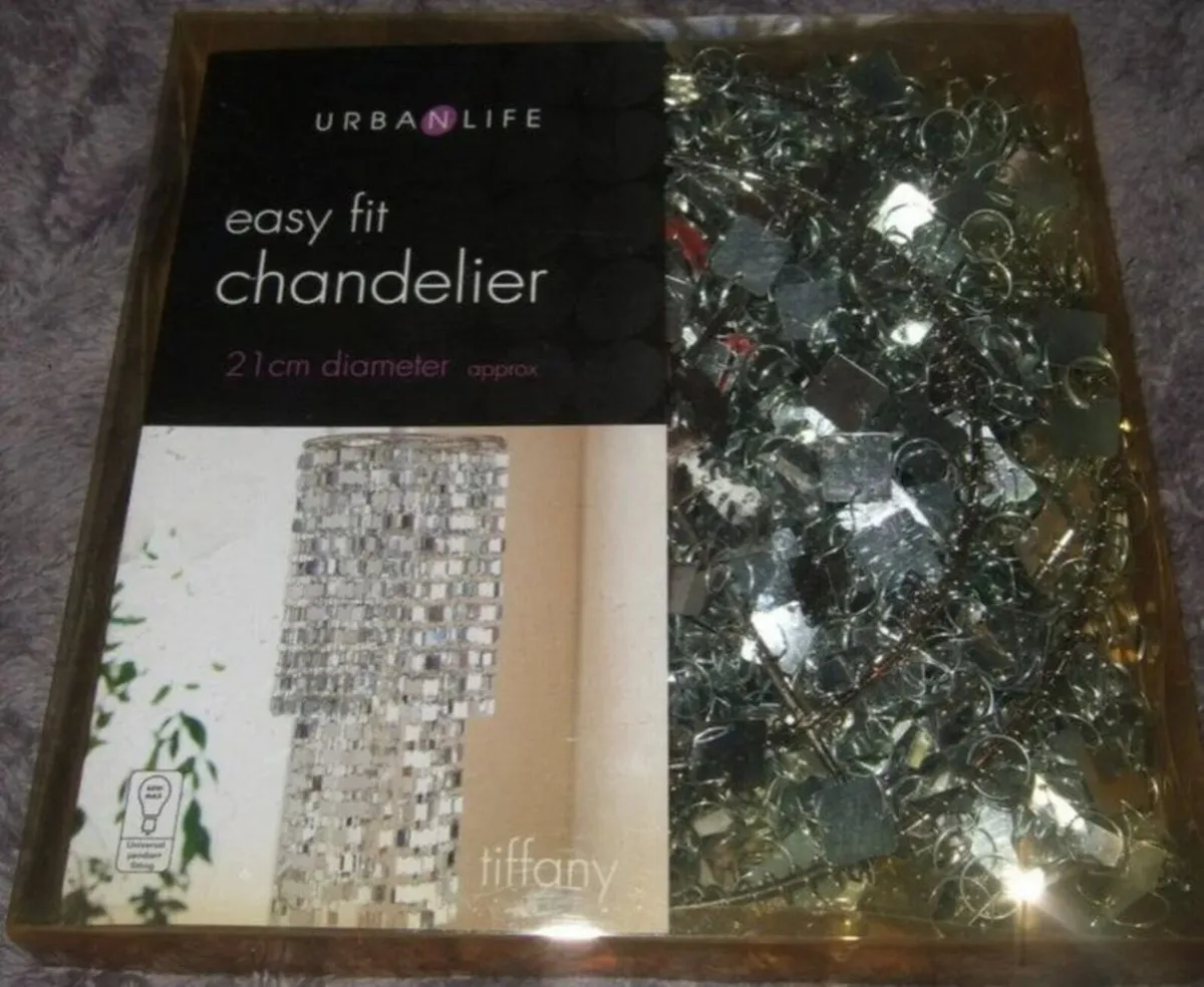 BNWT Easy Fit Chandelier - Image 4