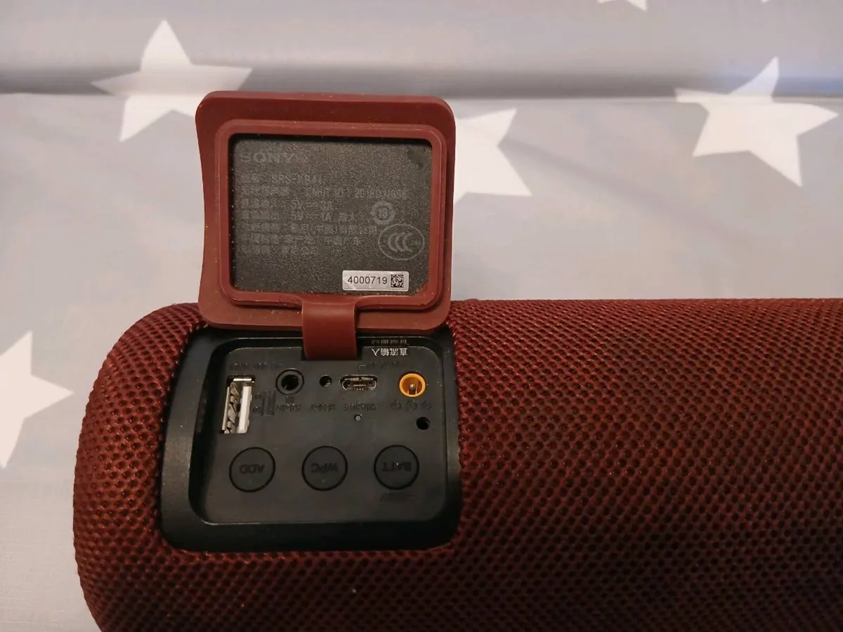 Sony bluetooth speaker - Image 3