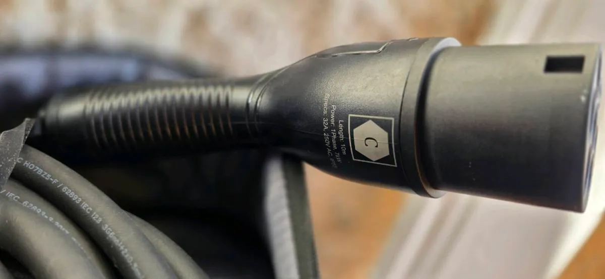 Charging Cable Type 2 to Type 1 10m (US Japan Veh - Image 2