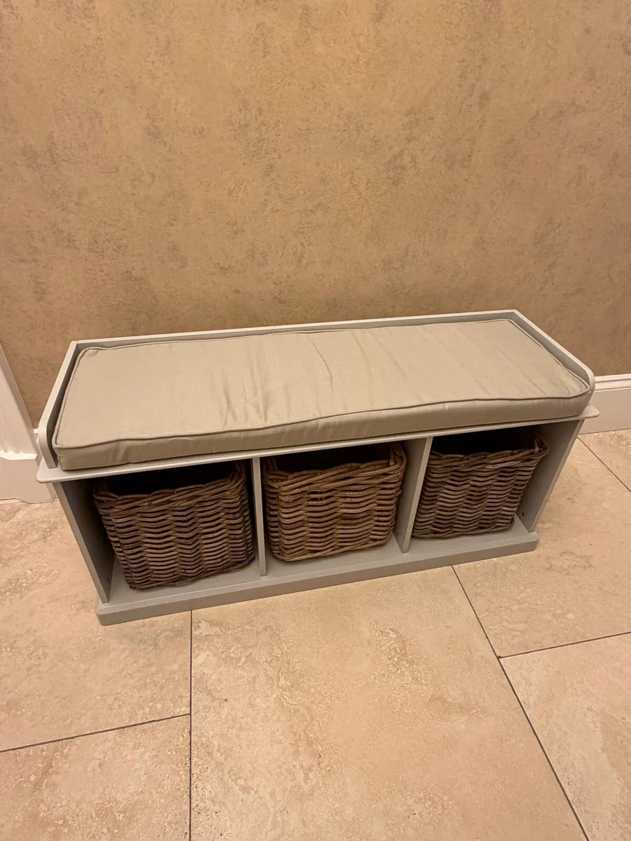 Storage Bench with rattan baskets - Image 2