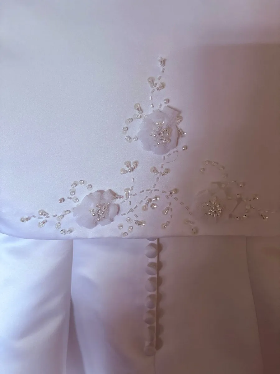 Communion Dress with little jacket and headpiece - Image 4