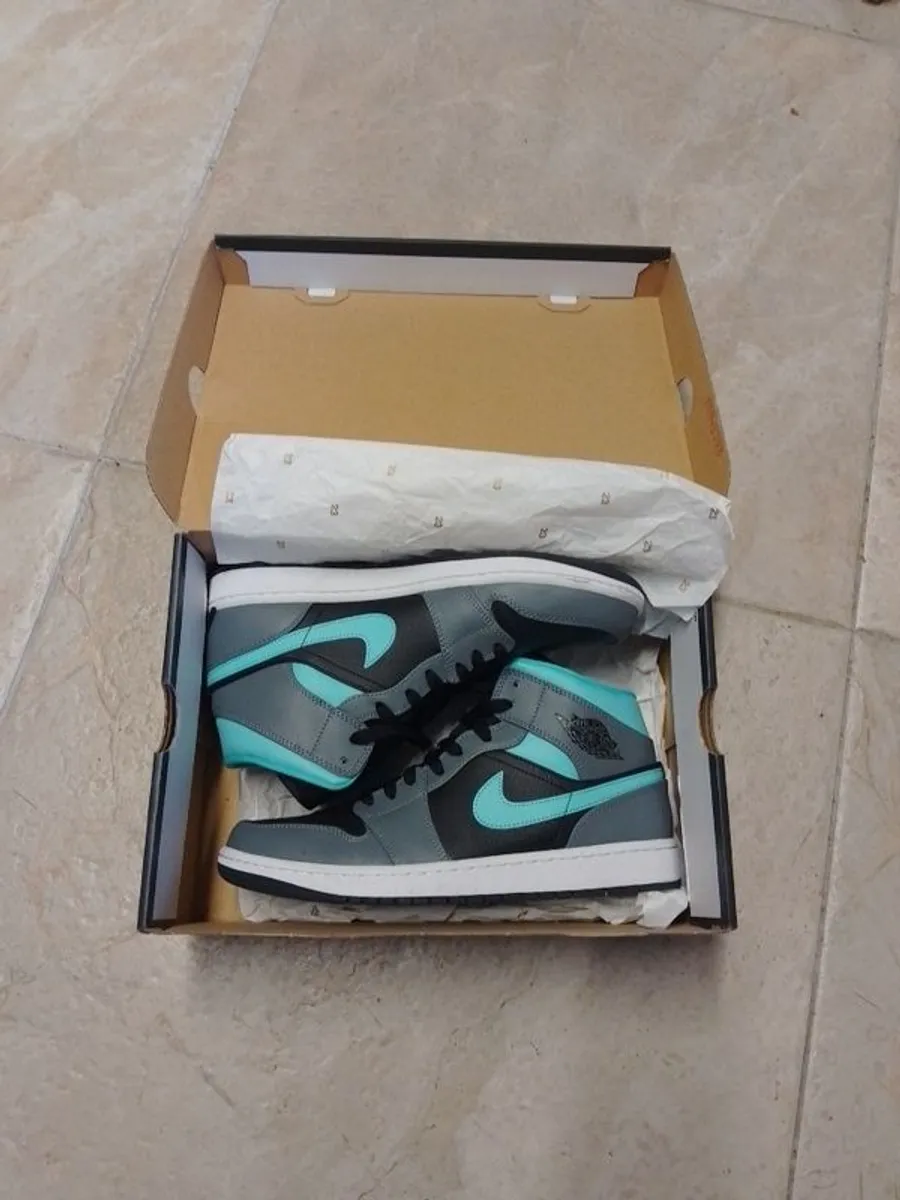 Air Jordan 1 - Image 3