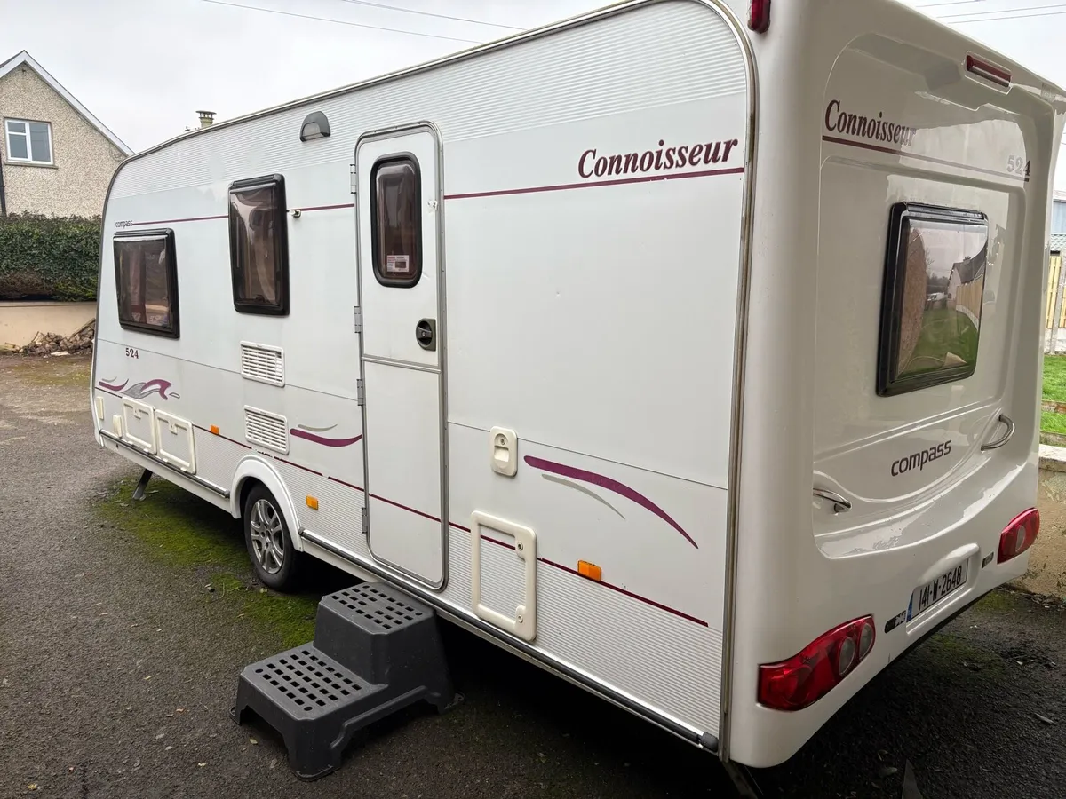 4/5 berth Compass Connessieur 524 2007 - Image 3