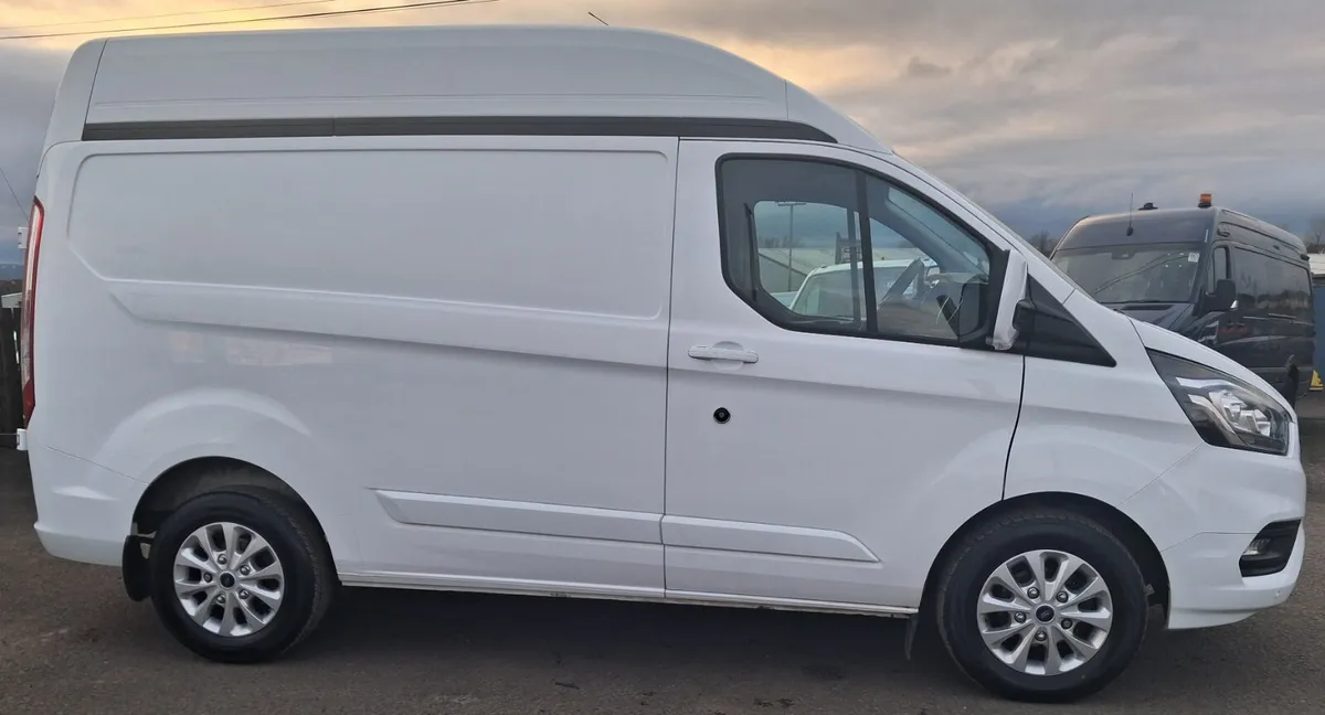 2022 Ford Transit Custom Panel Van - Image 3