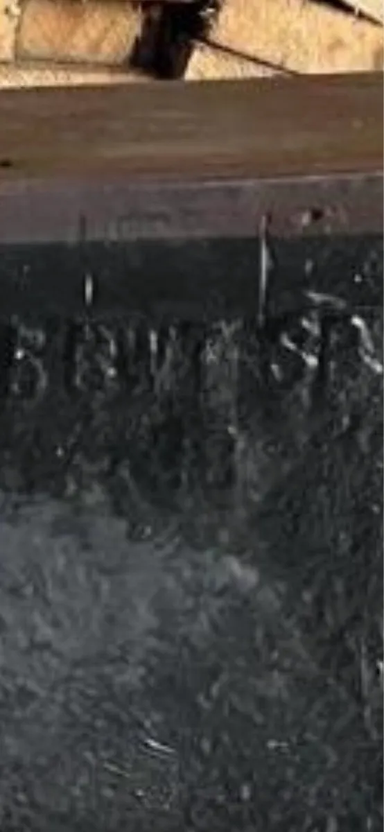 5cwt 3.5cwt 3 cwt J Brooks ANVILS & Stand - Image 1