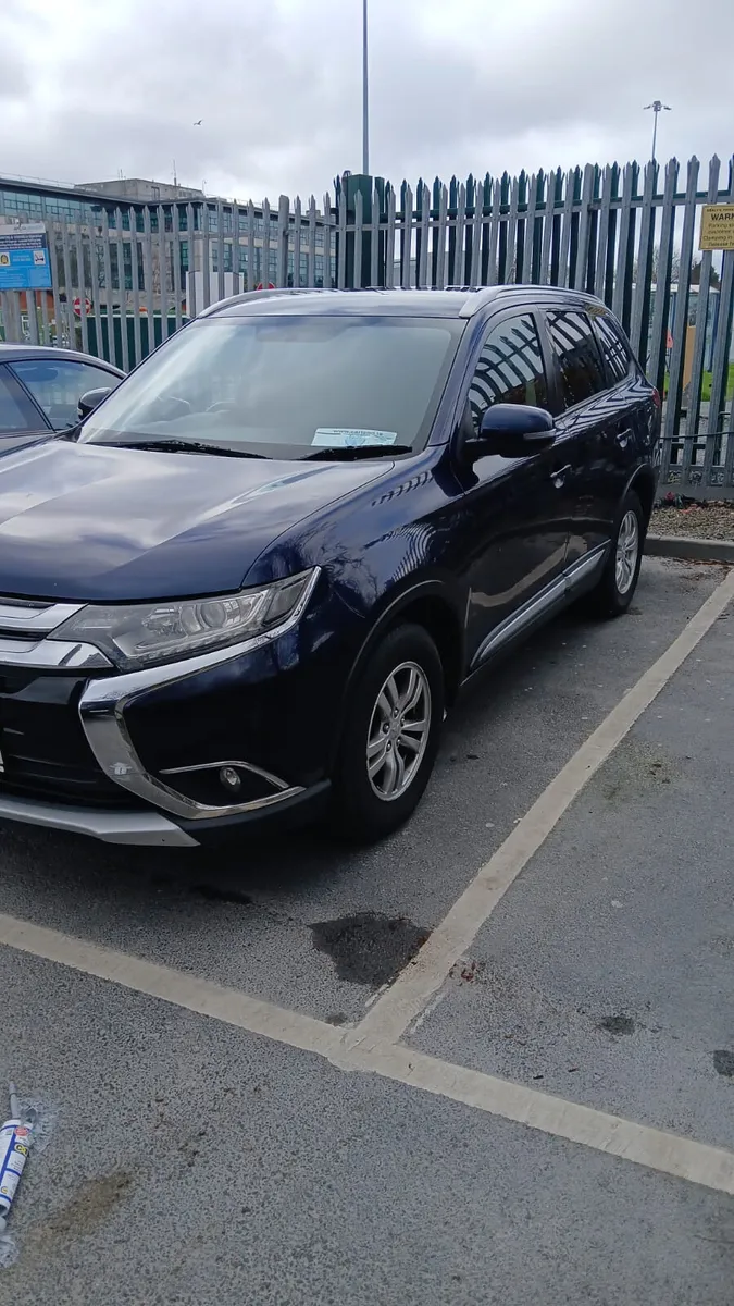Mitsubishi Outlander 2016 doe 10/26 - Image 3