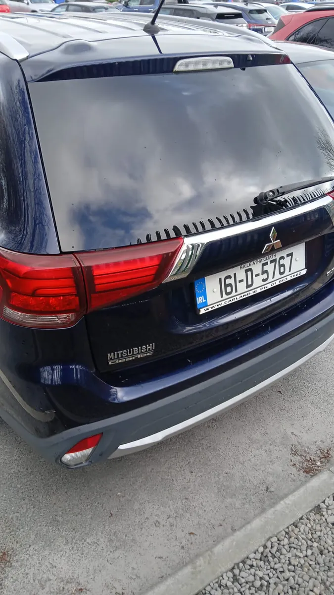 Mitsubishi Outlander 2016 doe 10/26 - Image 4