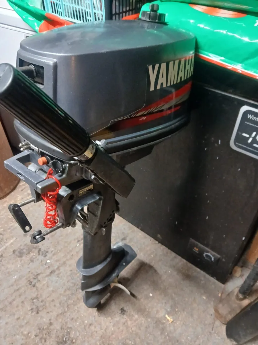 Yamaha 5hp 2 Stroke **Parts or Repair Read add** - Image 3