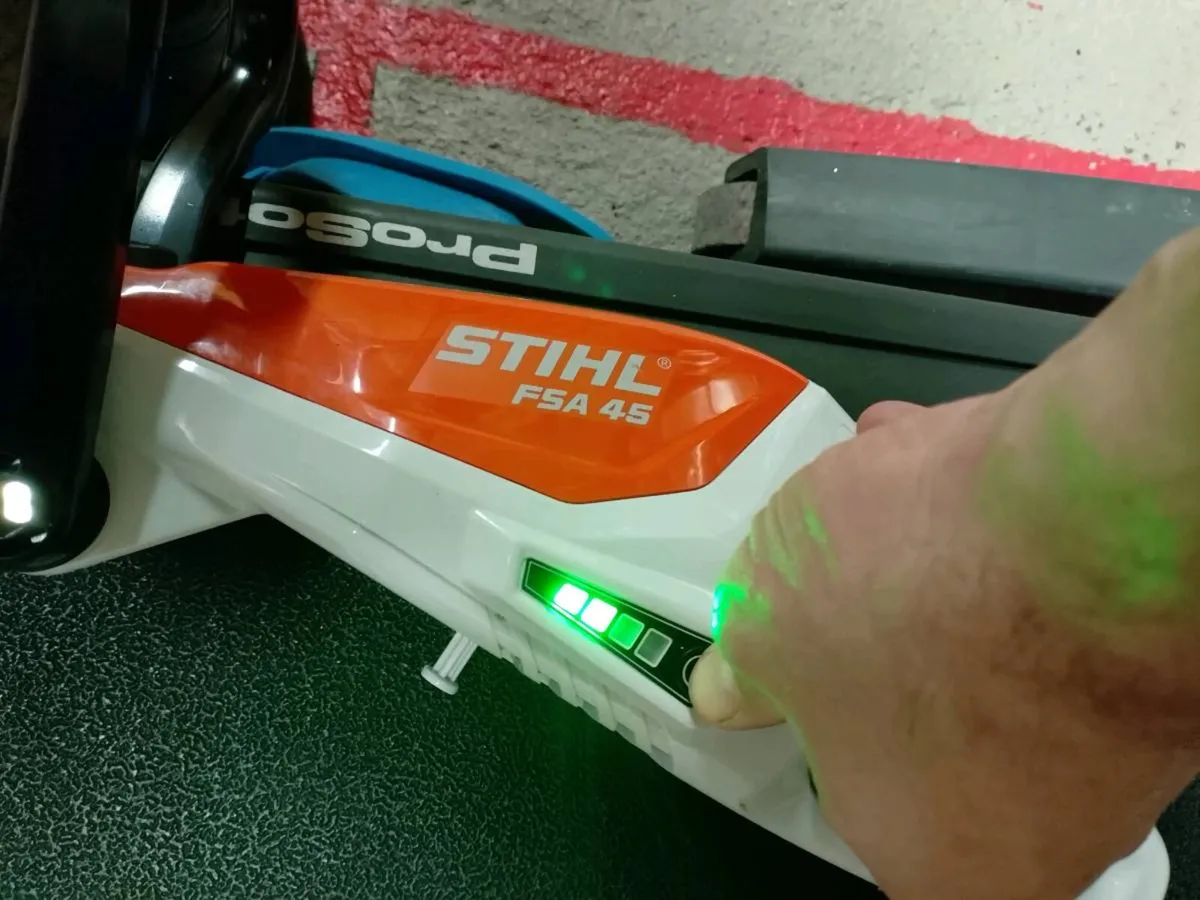 Stihl strimmer - Image 3