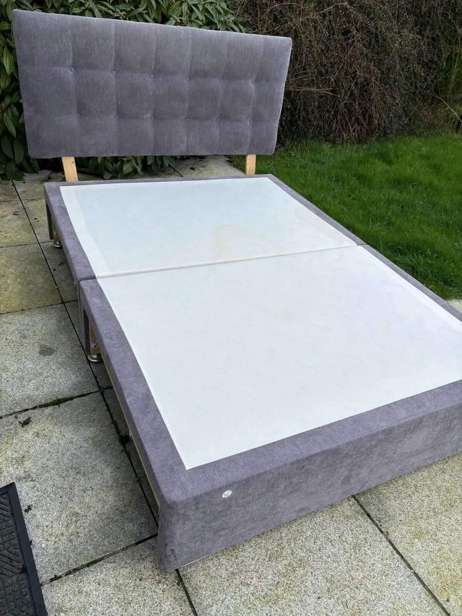 Double bed - Image 1