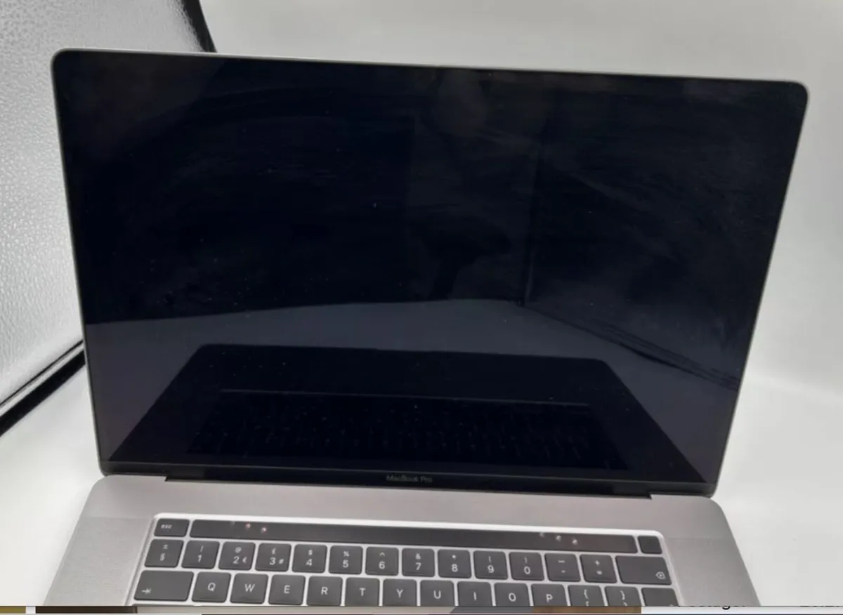 2019 Apple Macbook Pro (A2141) 16" Screen FOR PART - Image 2