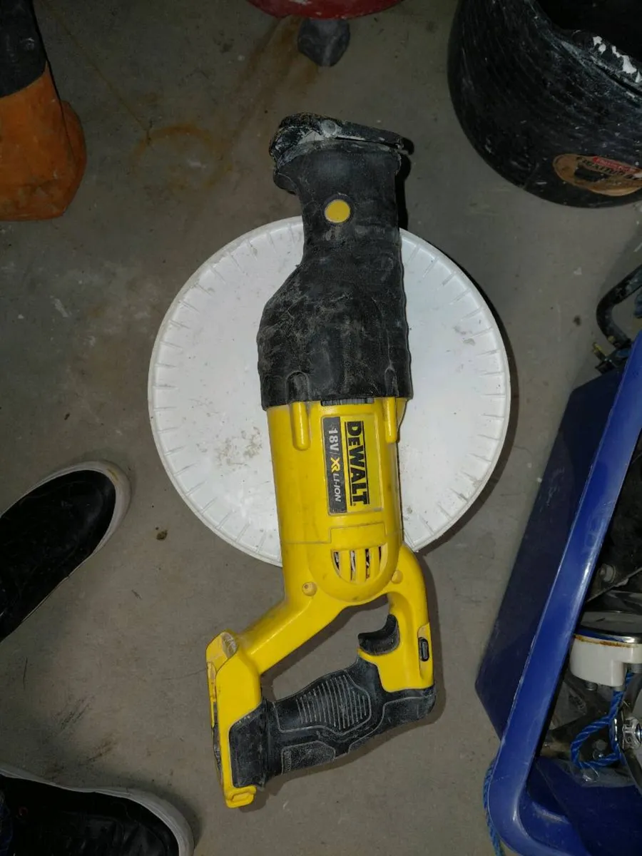 Dewalt saw - Image 1