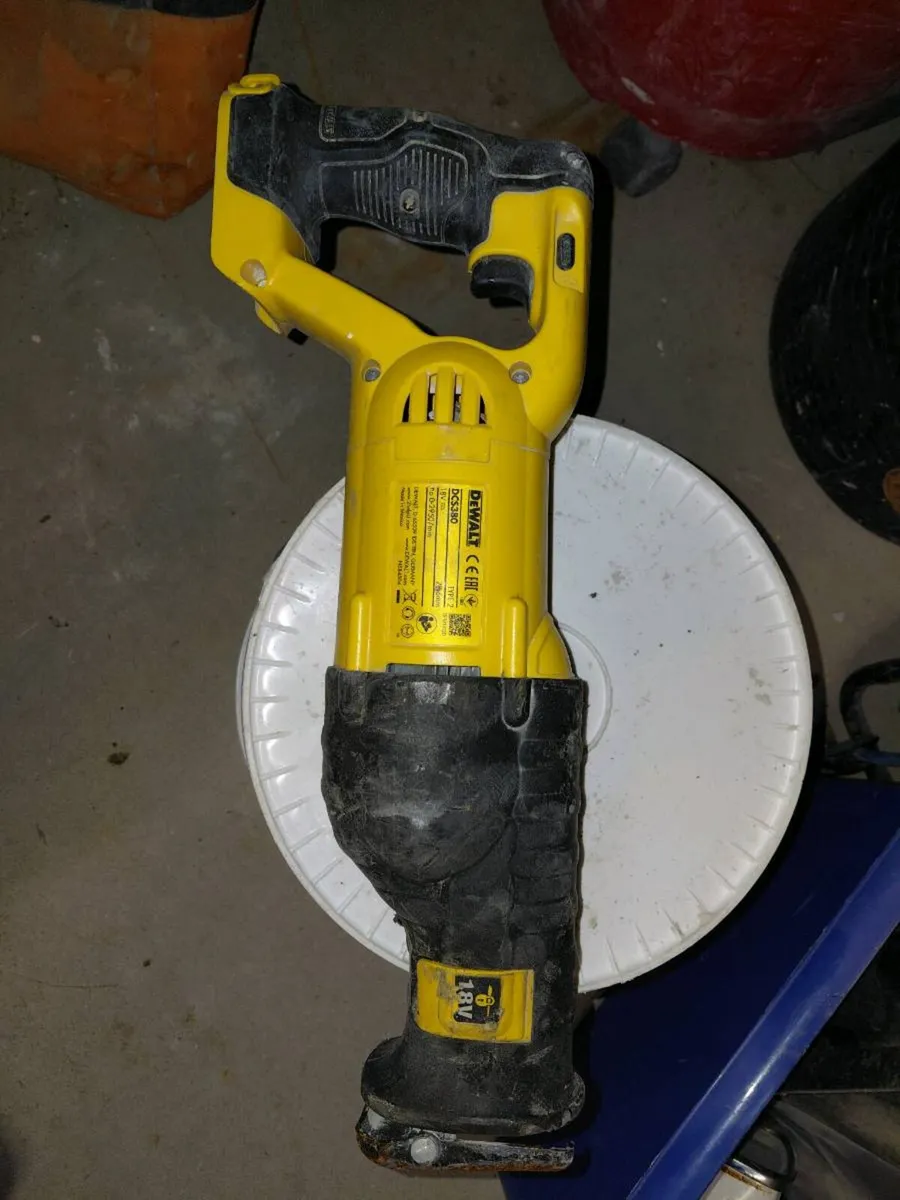 Dewalt saw - Image 2