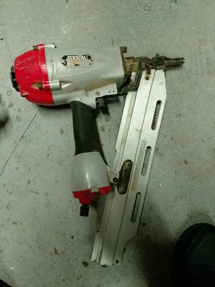 Nail gun - Image 1