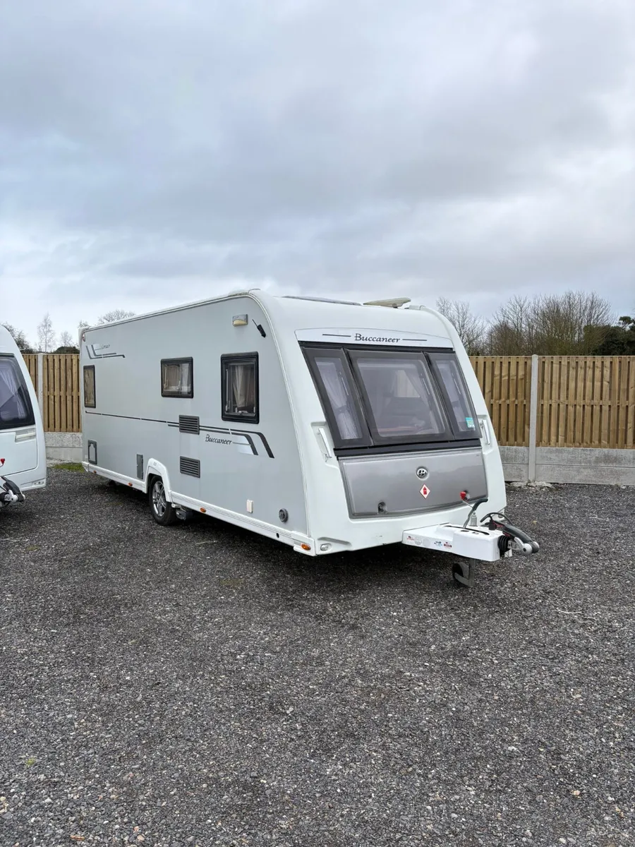 HIGH END Buccaneer 4 Berth Fixed Bed Caravan - Image 2