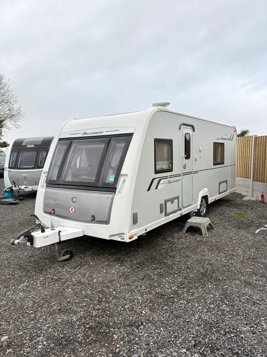 HIGH END Buccaneer 4 Berth Fixed Bed Caravan - Image 1