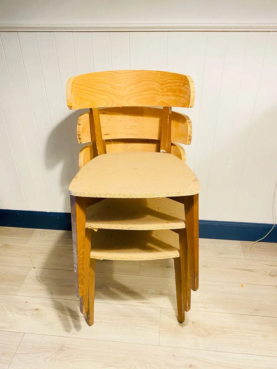 Chairs for home use or outdoor in great condition - Image 3