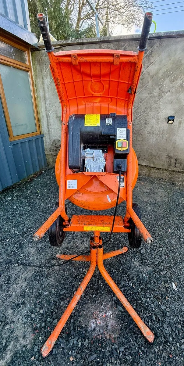 ** BELLE 110V ELECTRIC CEMENT MIXER & STAND ** - Image 4