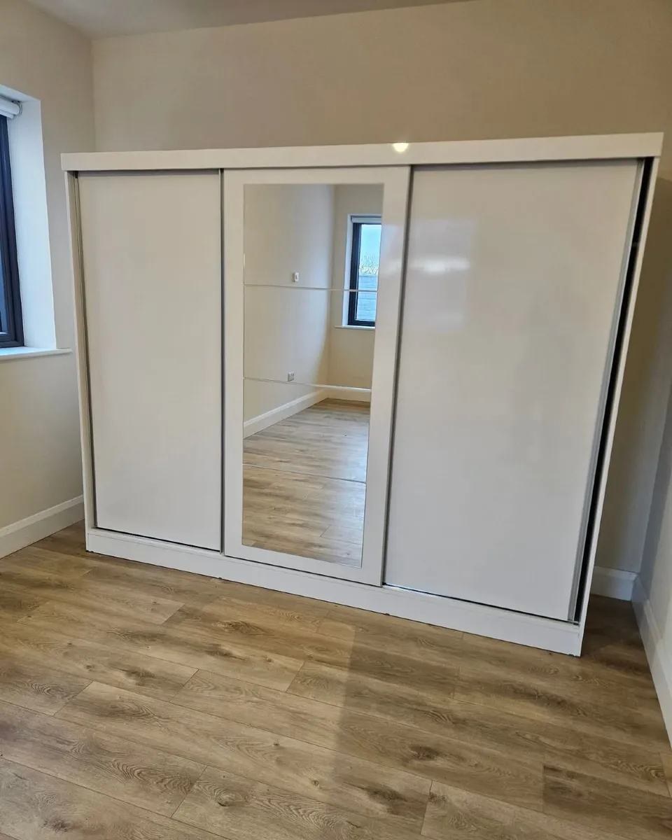 SLIDING DOOR WARDROBES - Image 1