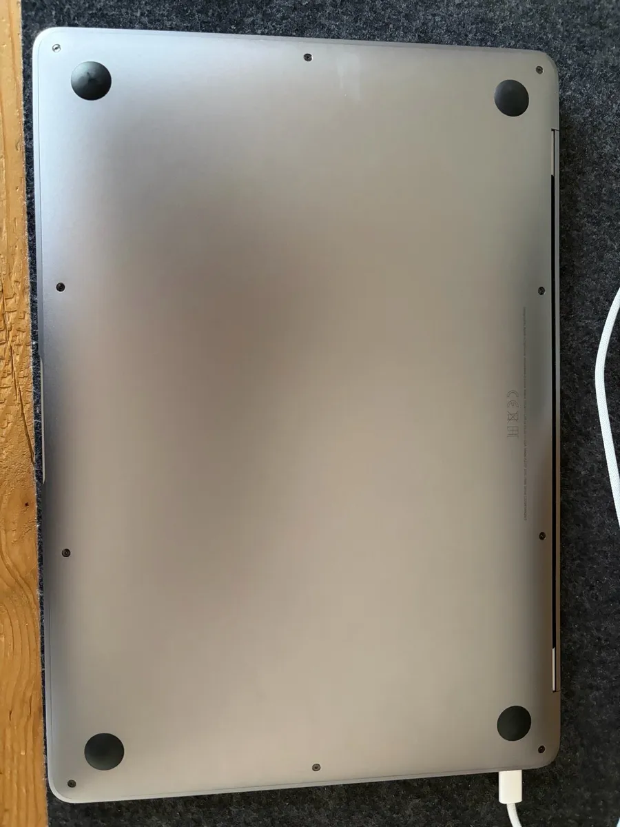 MacBook Air M1 (2020) - Image 3