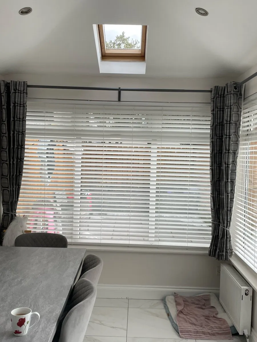 Venetian Blinds - Image 1
