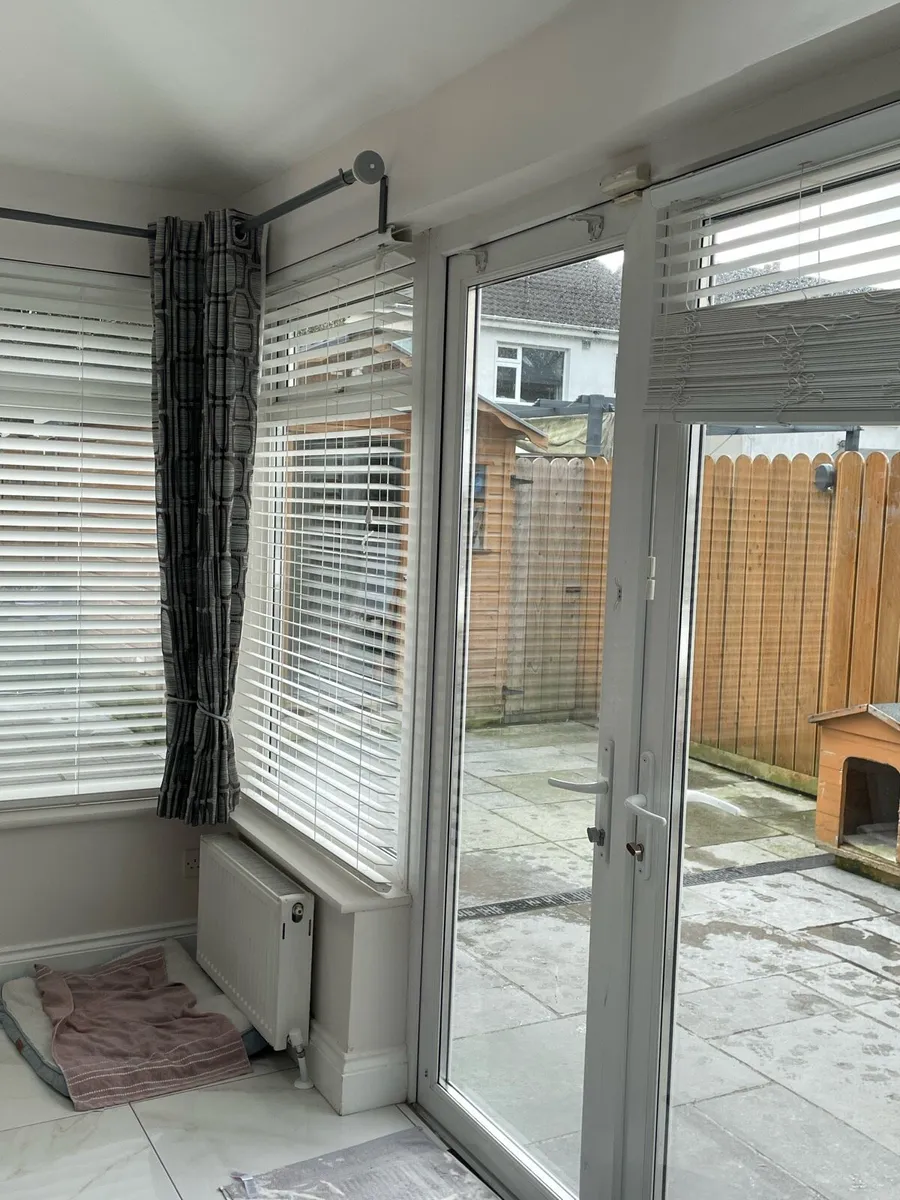 Venetian Blinds - Image 3