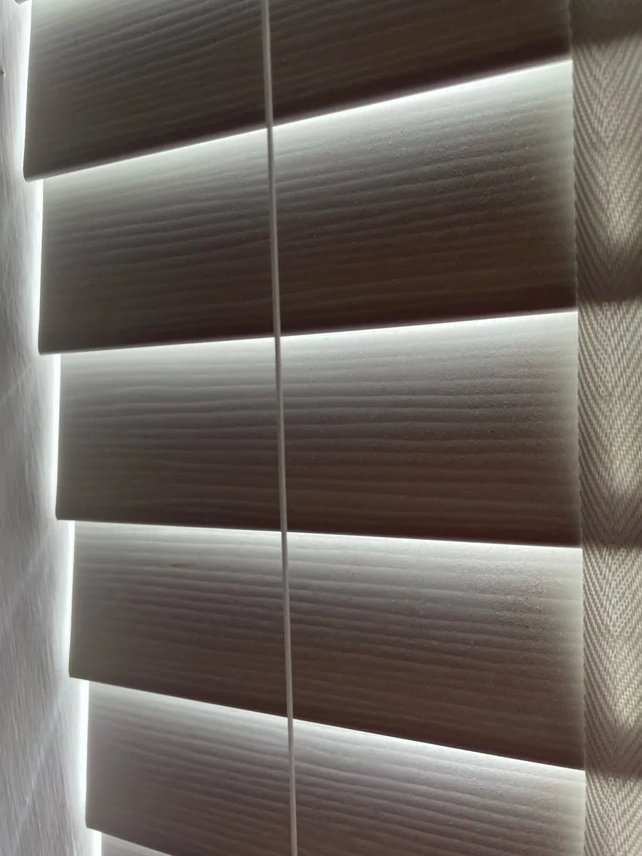 Venetian Blinds - Image 4