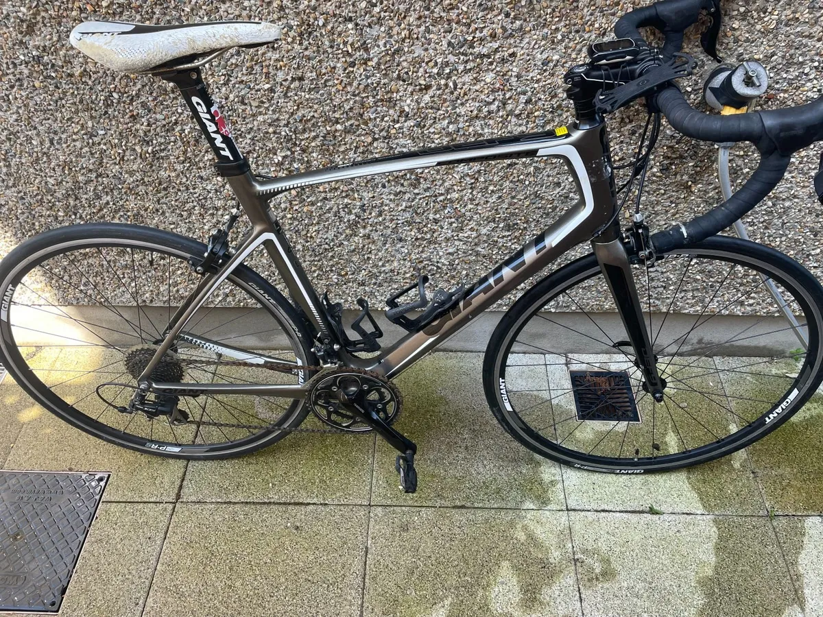 2014 Giant Defy Road Bike – Very Good Condition - Image 2