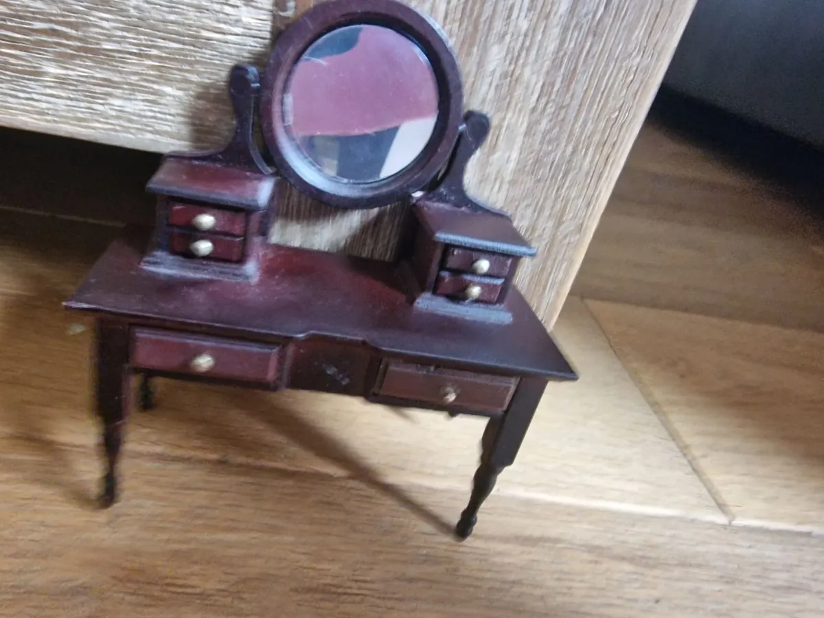 Doll house victorian furniture - Image 1