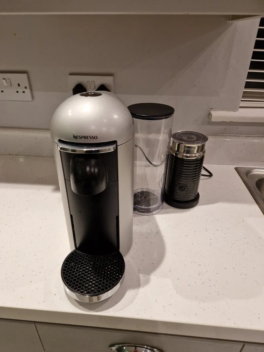 Nespresso Vertuio plus coffee machine milk frother - Image 2