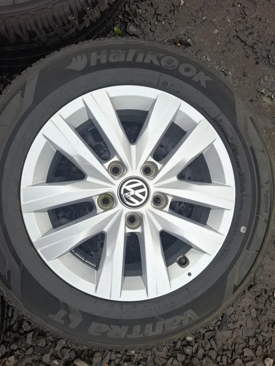 16" Genuine Vw Transporter T5, T6 Alloys with tyre - Image 3