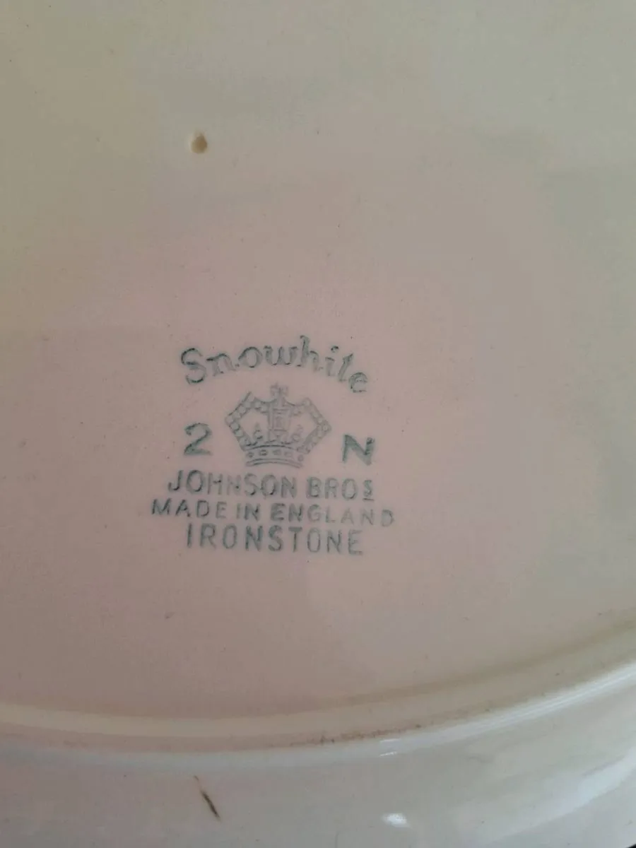 Johnson Bros Snowhite casserole dish and plate - Image 4