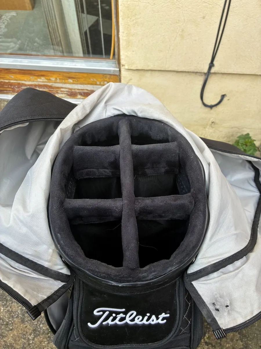 Titleist Mid Size Staff Golf Bag - Image 2