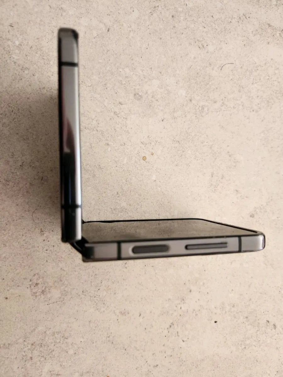 Samsung Galaxy Z Flip 4 – Spares/Repairs - Image 3