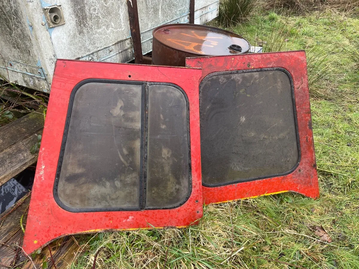 Vintage tractor parts - Image 1