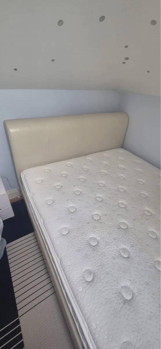 Double Bed with 2 Bedside lockers - Image 1