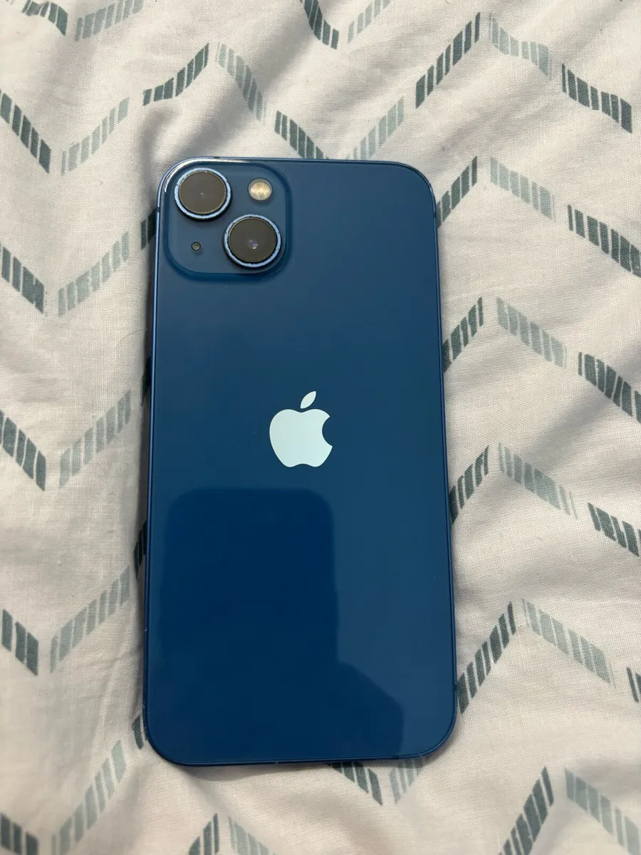 iPhone 13 - Image 2