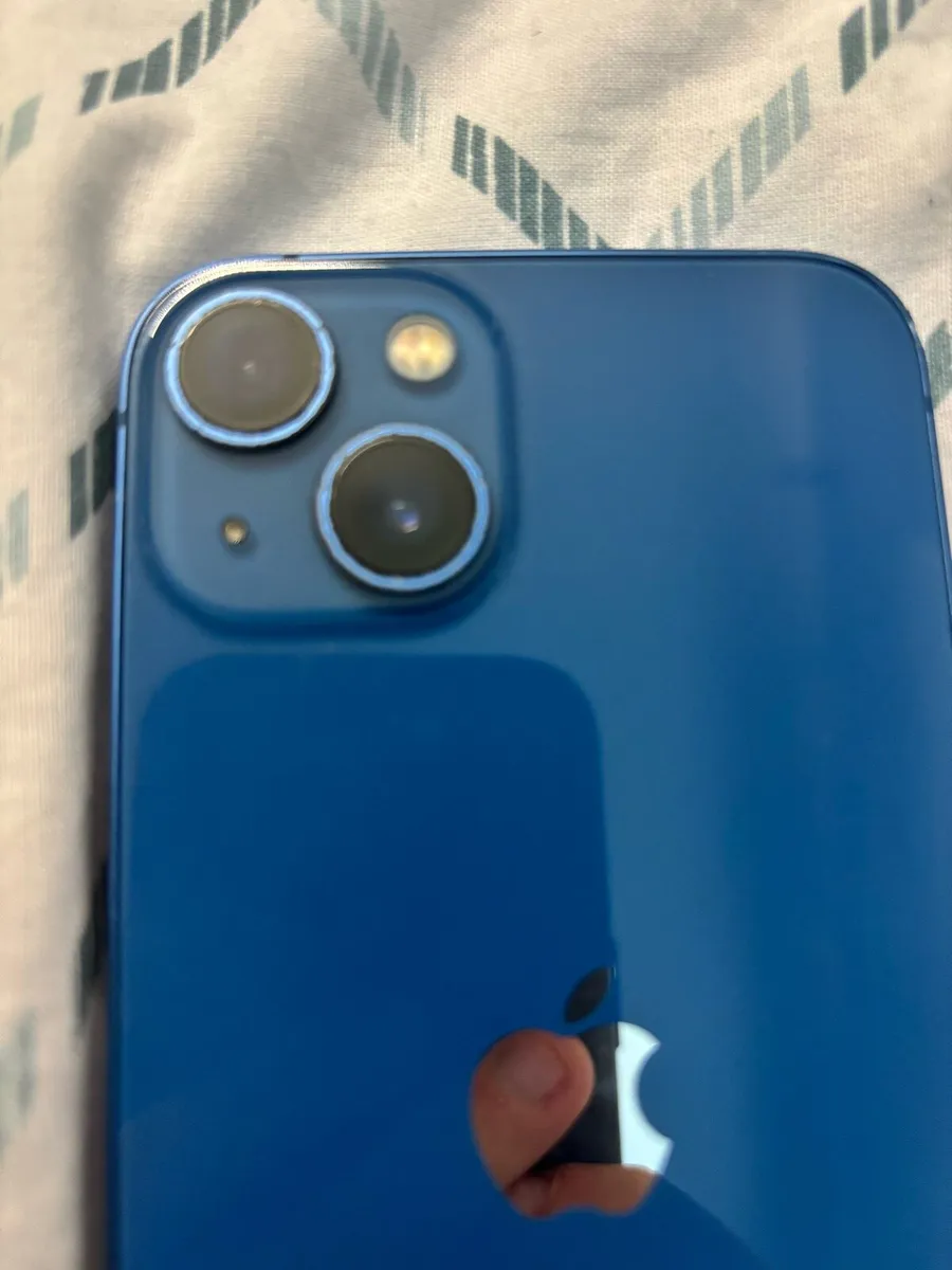iPhone 13 - Image 3