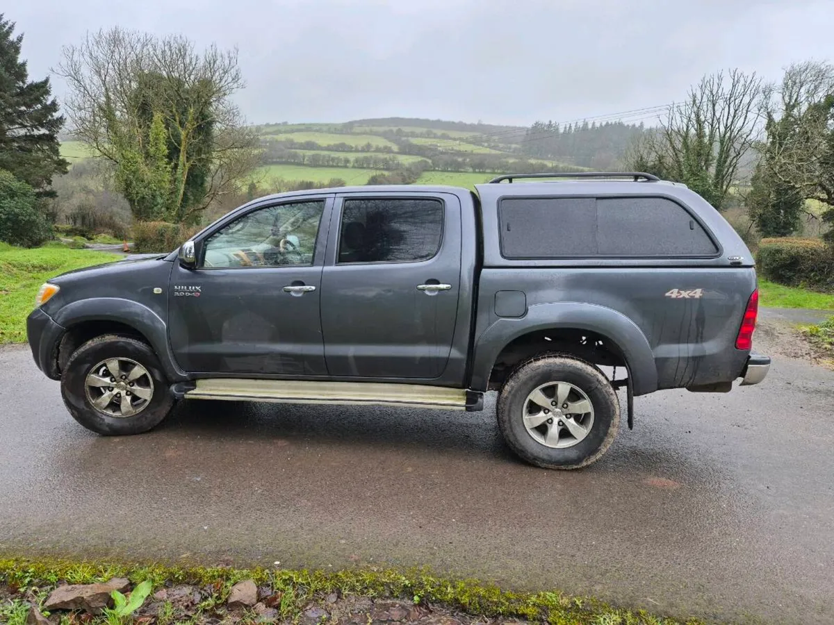 Toyota Hilux - Image 2