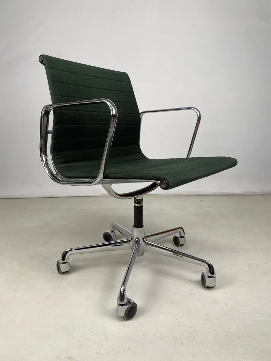 Vintage Eames ICF EA117 Desk Chair - Image 1