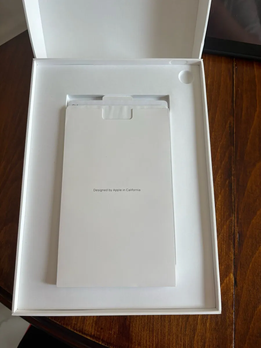 iPad 10th Gen 64GB - Image 4