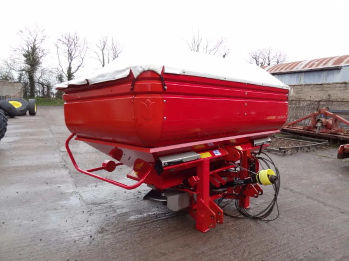 Centreliner SX6000 Fertiliser Spreader - Image 1