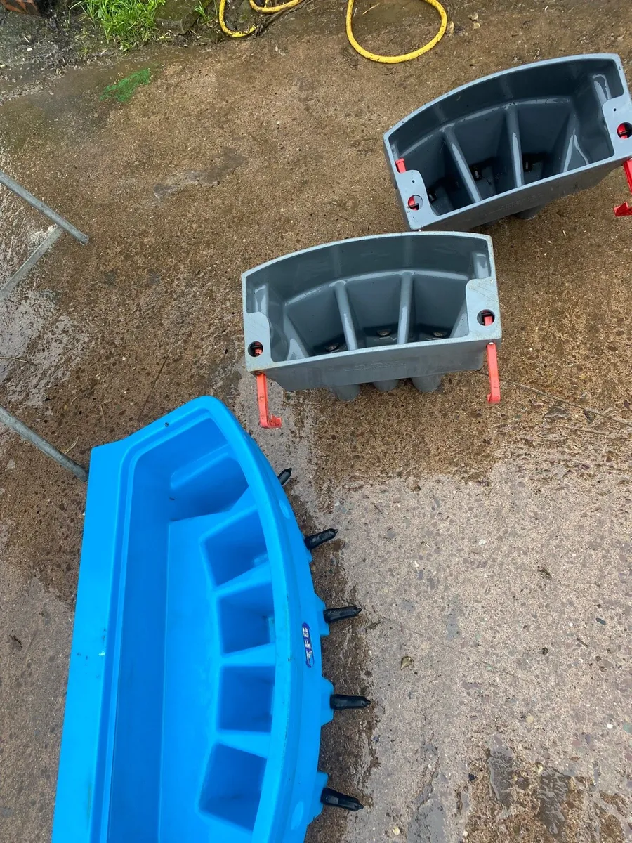 Calf feeder buckets - Image 4