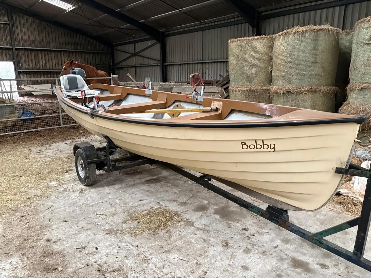 16ft lake boat - Image 1