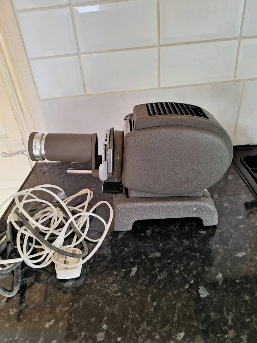 Vintage Leitz Prado 250 slide projector - Image 2