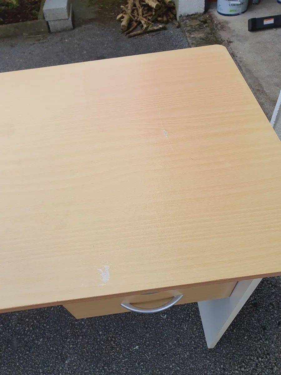 Study desk - Image 3