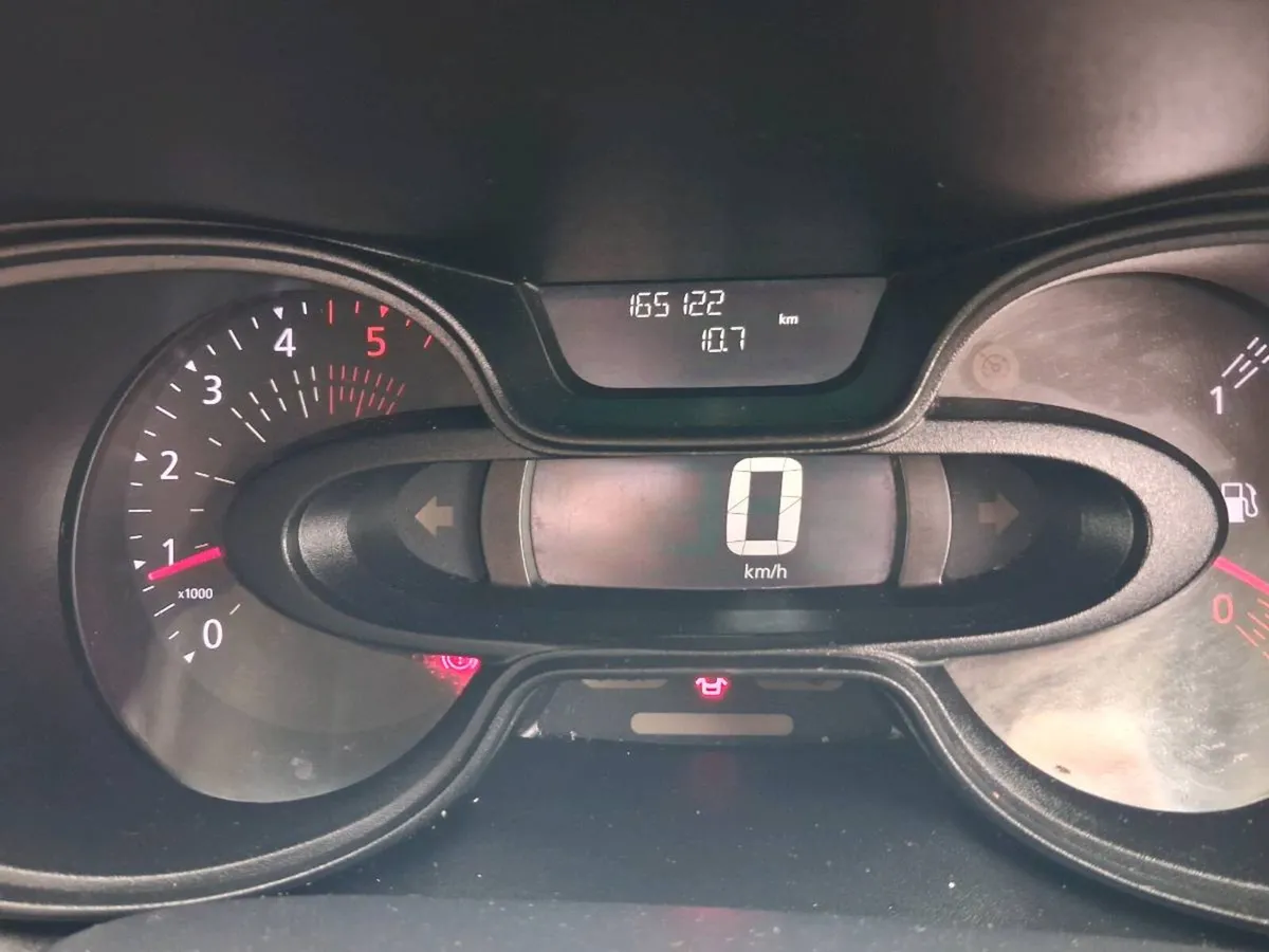 2017 Renault traffic business + - Image 4