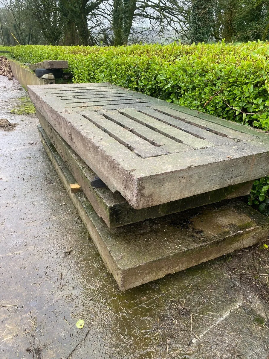 Manhole slat - Image 1