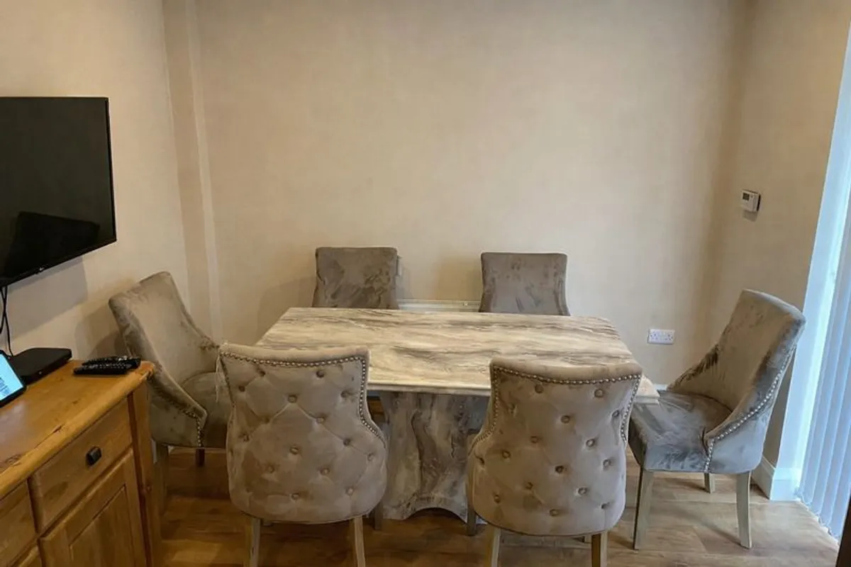 Dining Table and 6 Chairs