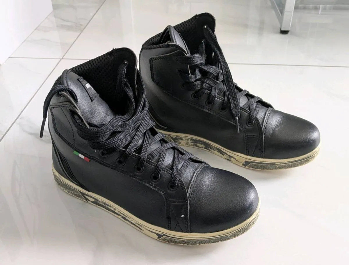 Vanucci motorcycle boots - Image 1